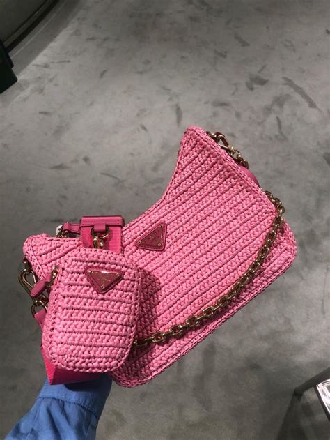 prada re-edition 2005 raffia bag pink|2000.